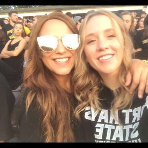 Meet your Posher, Carrie